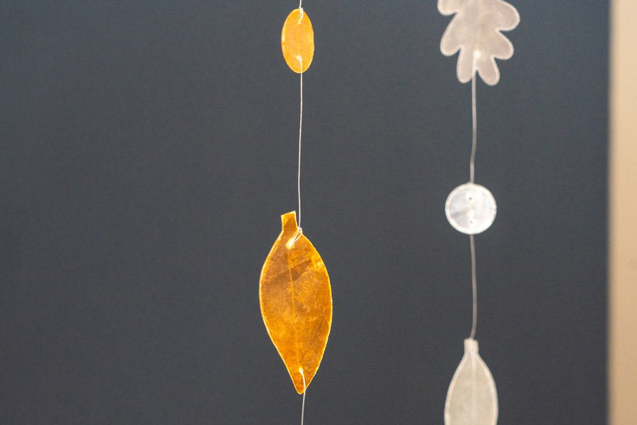 String Capiz Leaves Green, Orange, White 150 cm