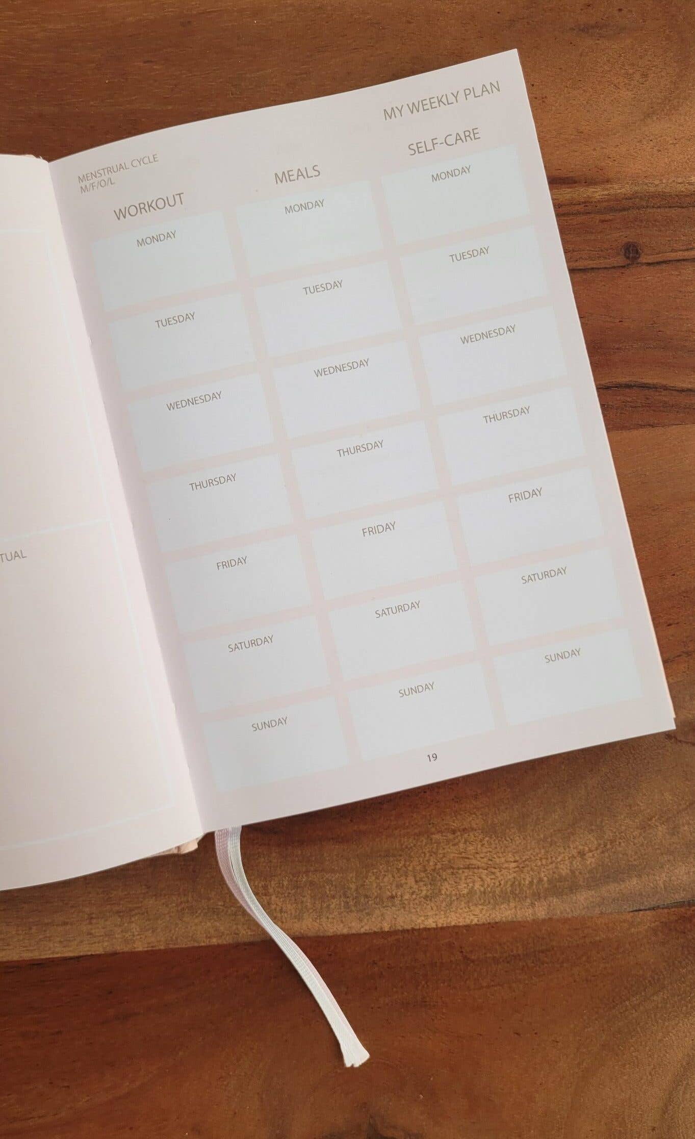 Pretty & Mindful - Self-Care | Wellness & Self-Care Journal