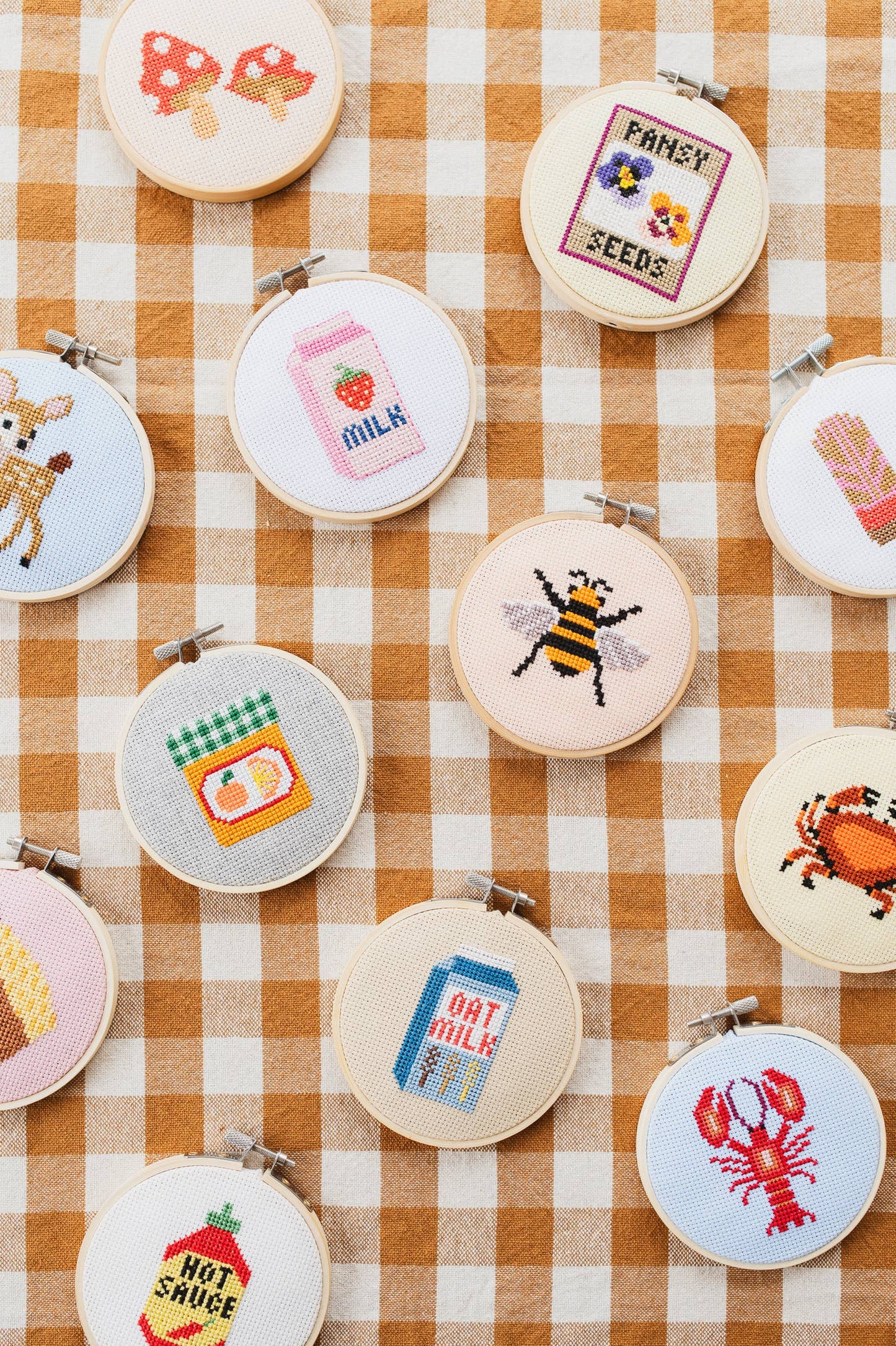 Cotton Clara Craft Kits & Supplies - Beginner Bumble Bee Cross Stitch Kit