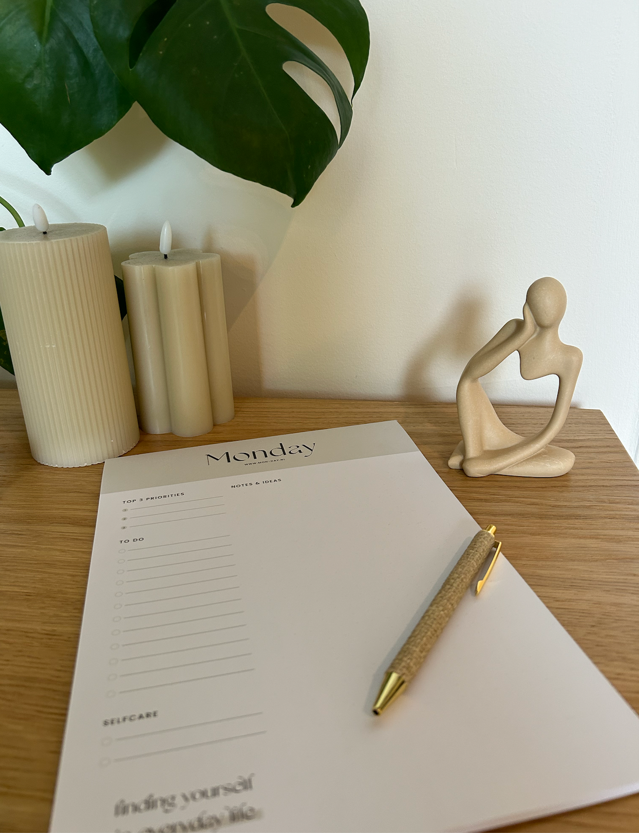 Monday - Monday Notepad