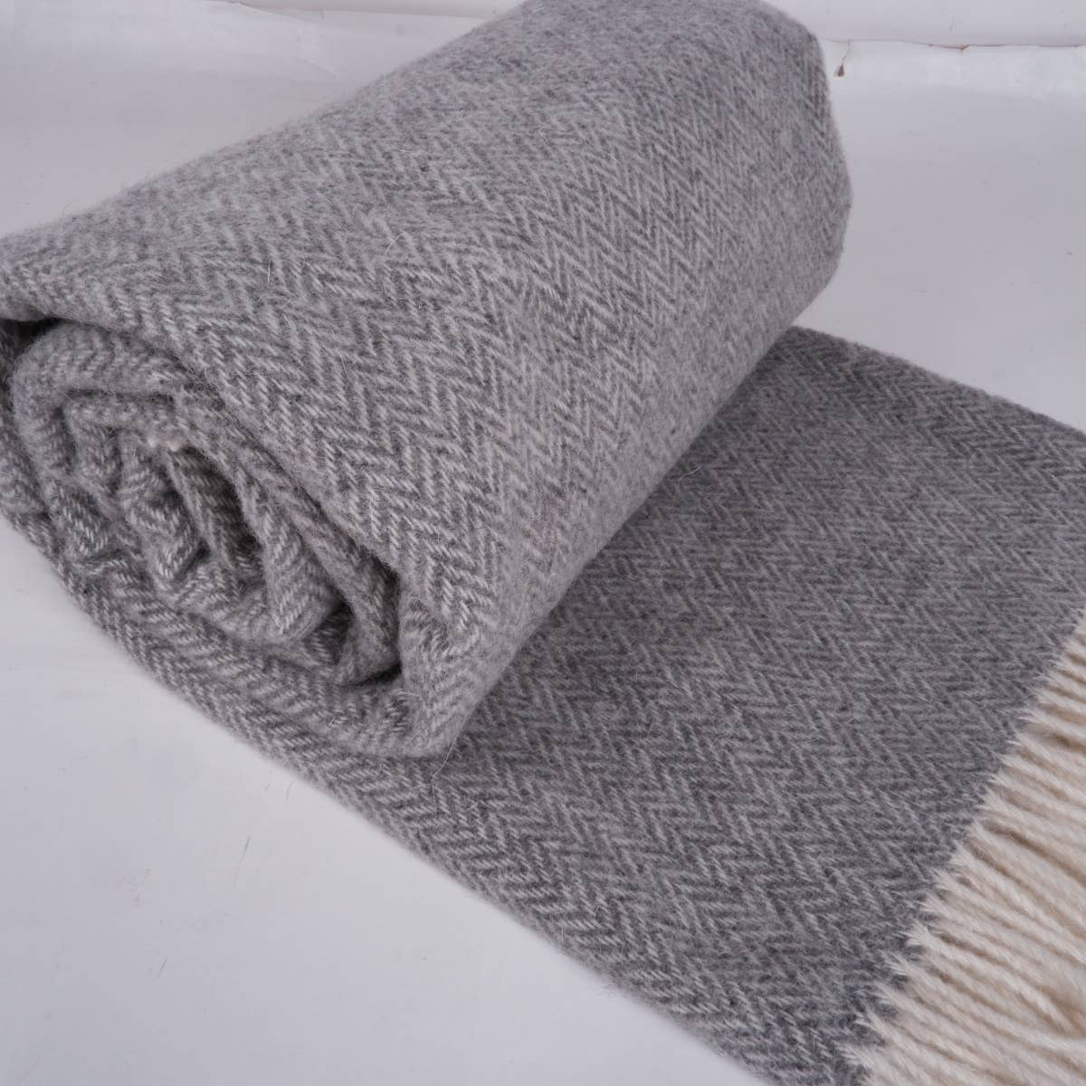 NorraVilla - 100% Wool Blanket - Herringbone throw