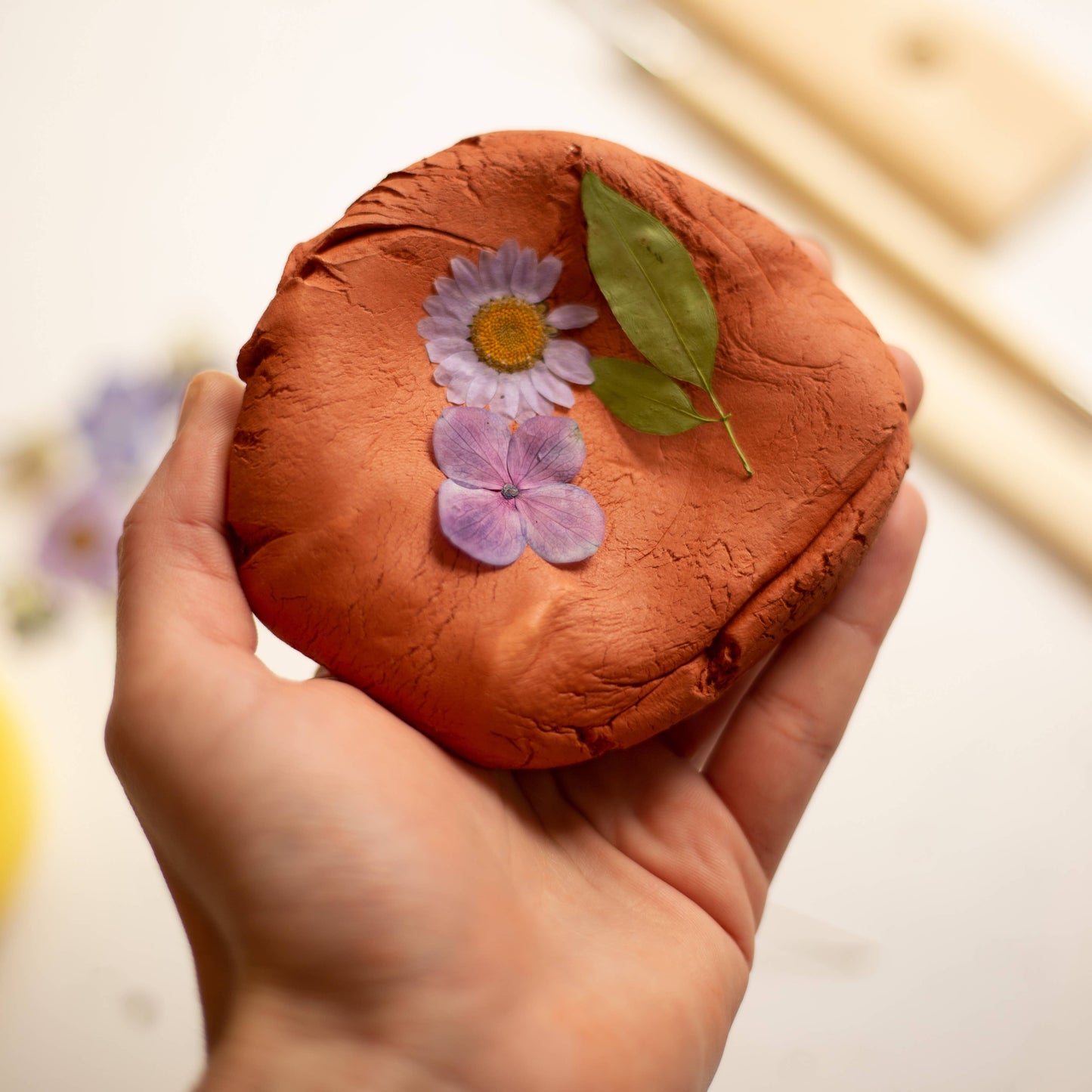 DIY Kits by Mora Approved -  Kintsugi, Pottery & Art - DIY Pottery Kit – Air Dry Clay Starter Set  