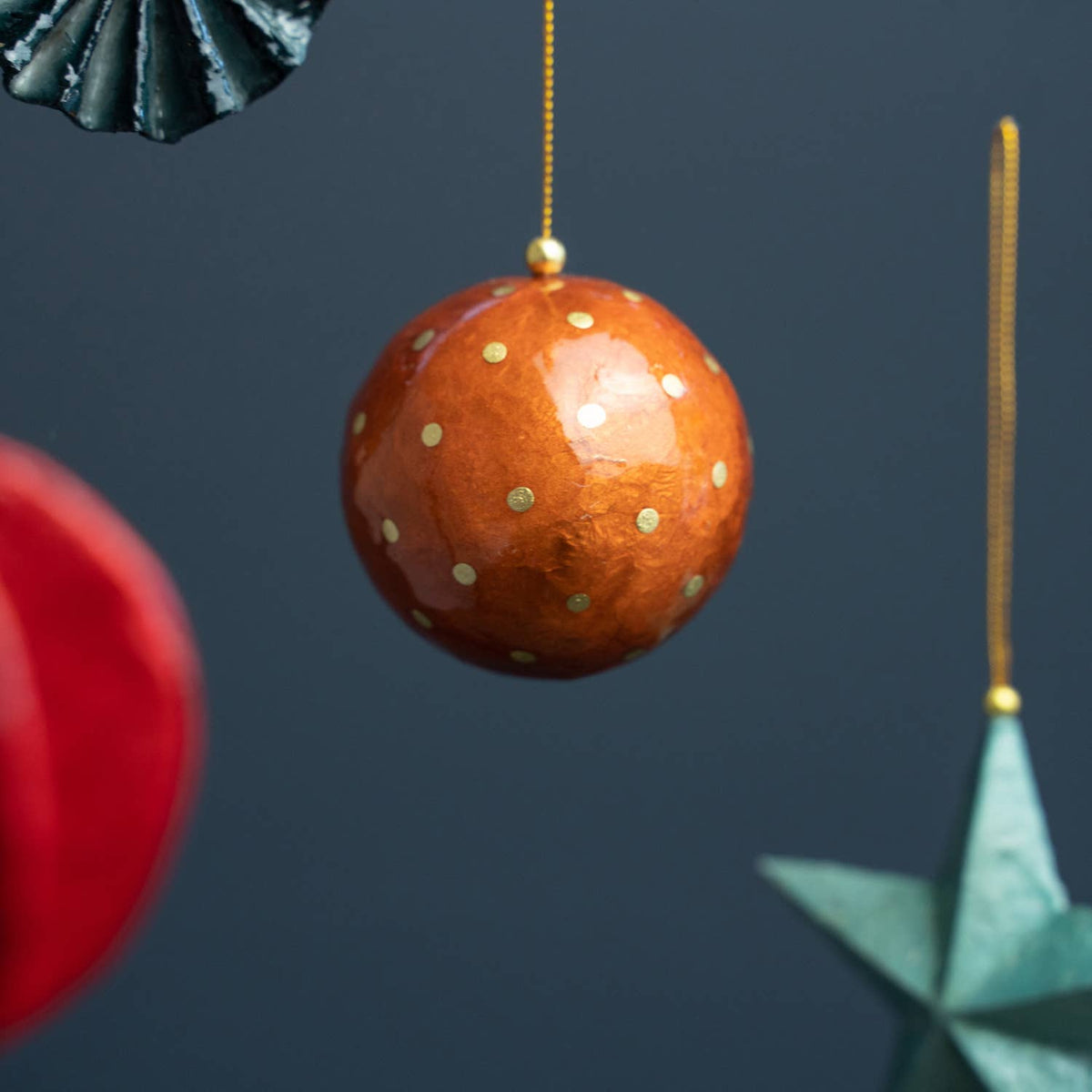 Kinta - X-Mas Ball Cap Dots w/ gold 6 cm