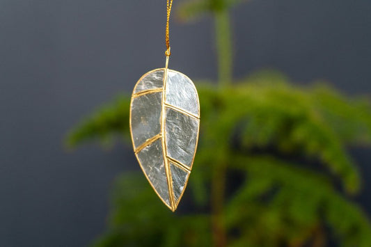 Christmas Capiz Poplar Leaf w/ gold lining