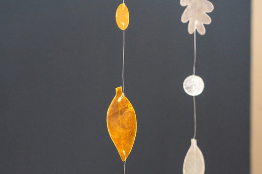 String Capiz Leaves Green, Orange, White 150 cm