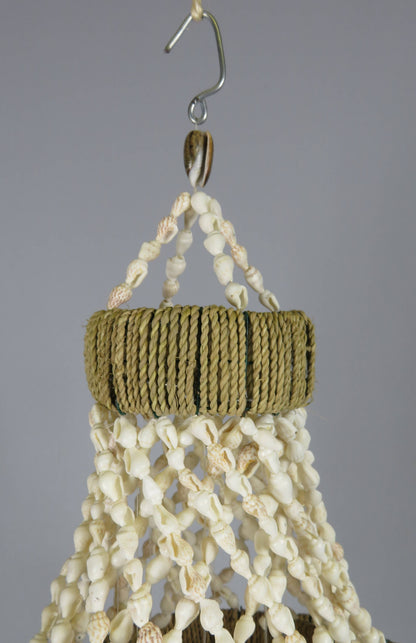 Product Import Holland - Shell pendant - Piercing Abaca