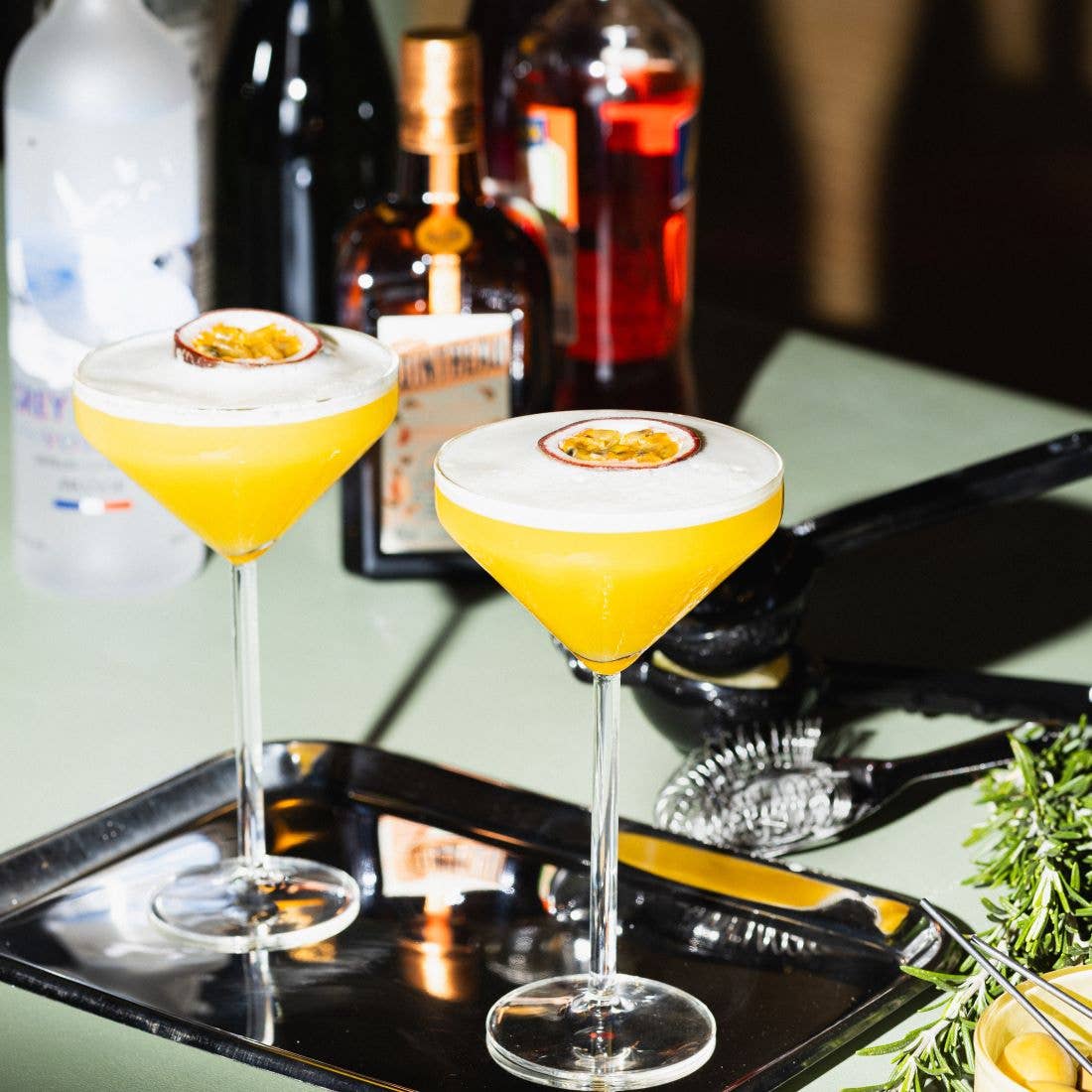 Brût Home and Glassware - Cocktail Glass Claude | set of 2 | clear | Martini glasses