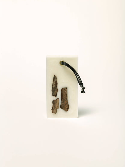 ELEVEN PEOPLE - 02 Vanilla Sandalwood and Musk Closet Wax Bar Freshener