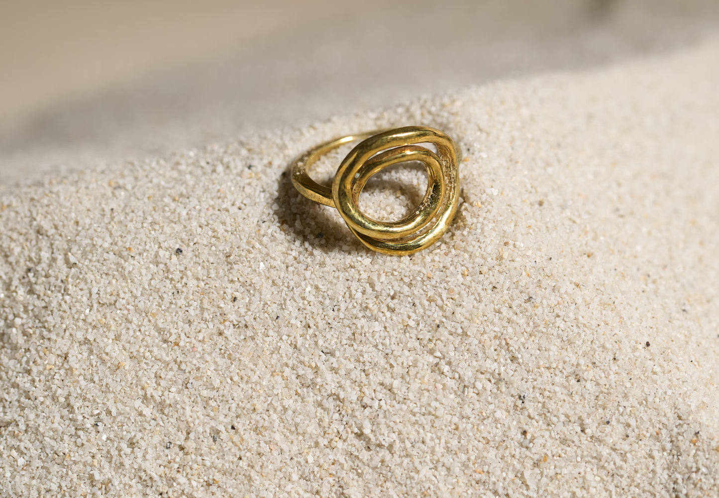 Ugnay Ring