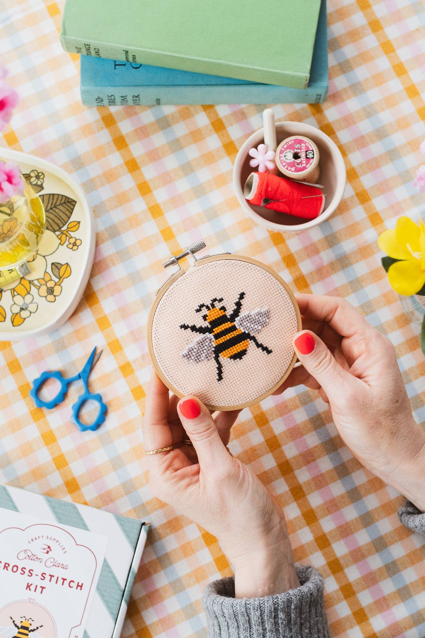 Cotton Clara Craft Kits & Supplies - Beginner Bumble Bee Cross Stitch Kit