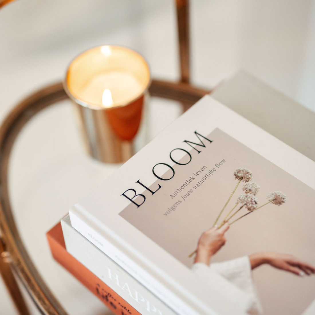 Monday - Book Bloom - Hilde Eisma