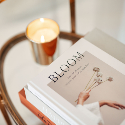 Monday - Book Bloom - Hilde Eisma