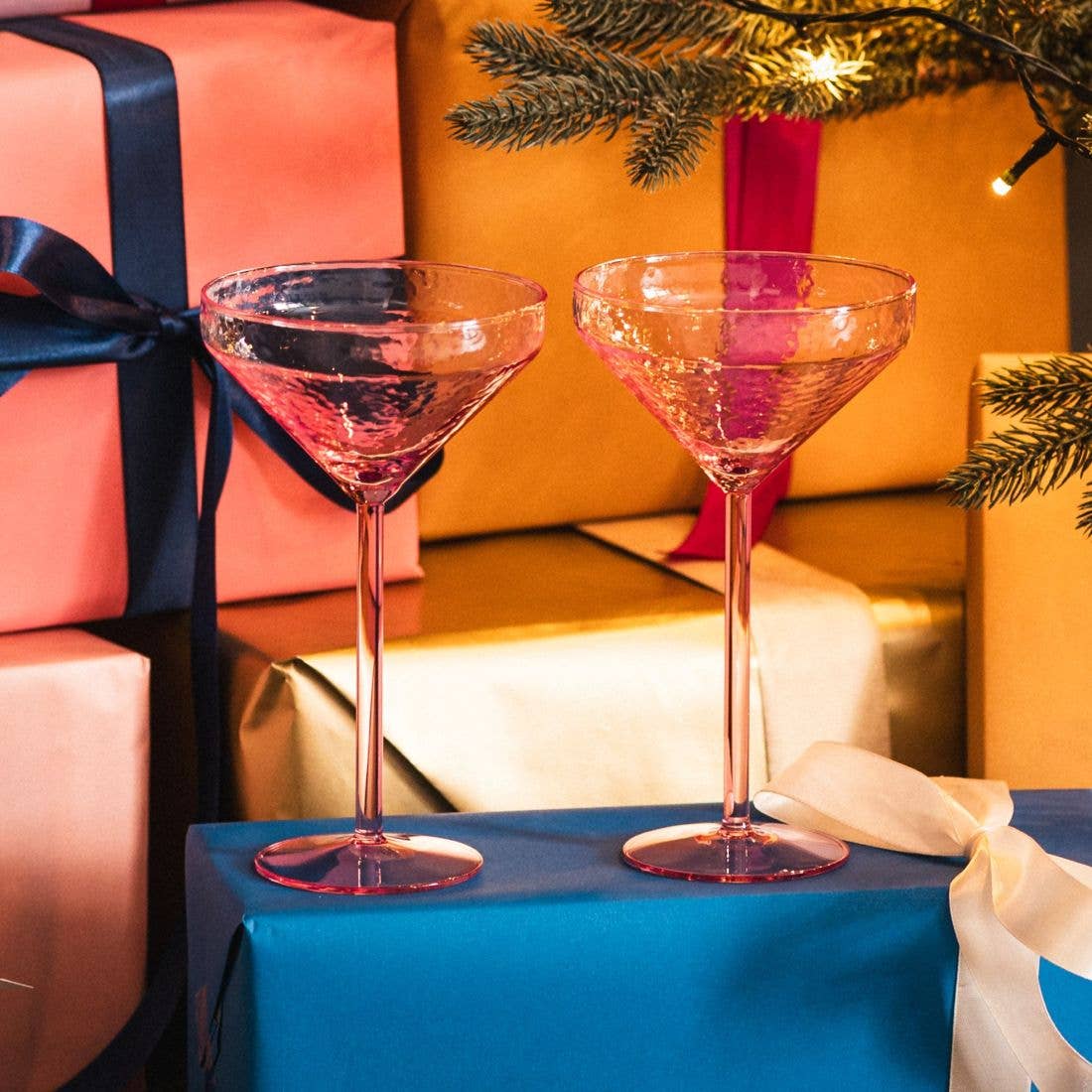 Brût Home and Glassware - Cocktail Glass Claude | set of 2 | pink | Martini glasses